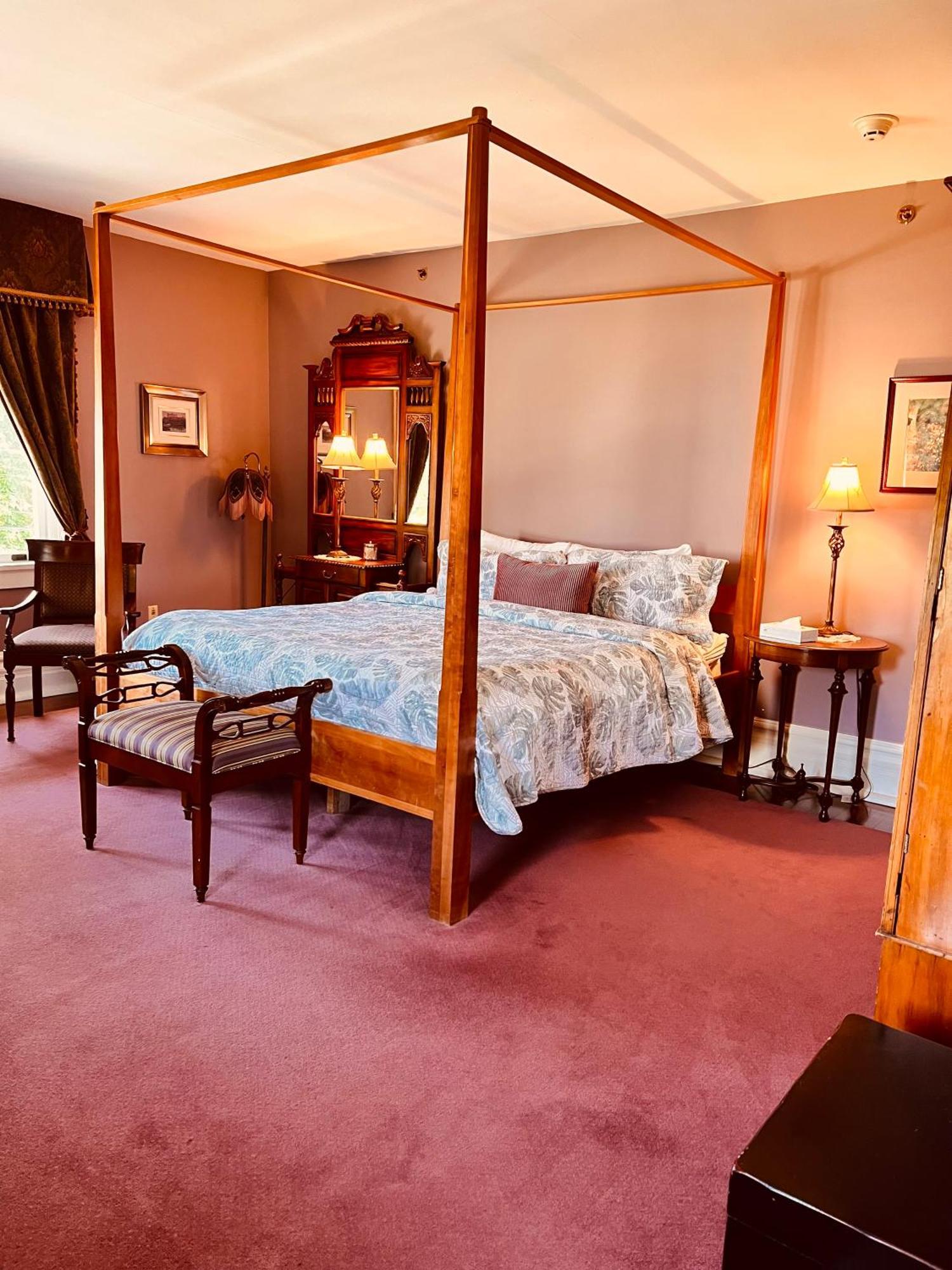 Prior Castle Inn Вікторія Номер фото