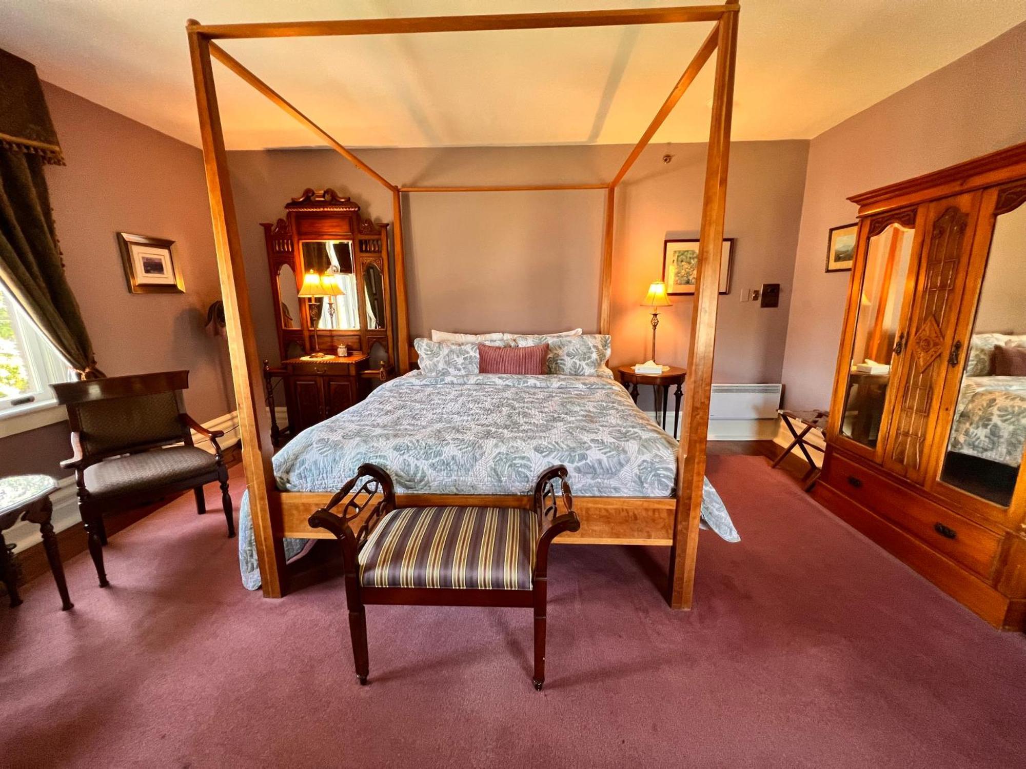 Prior Castle Inn Вікторія Номер фото