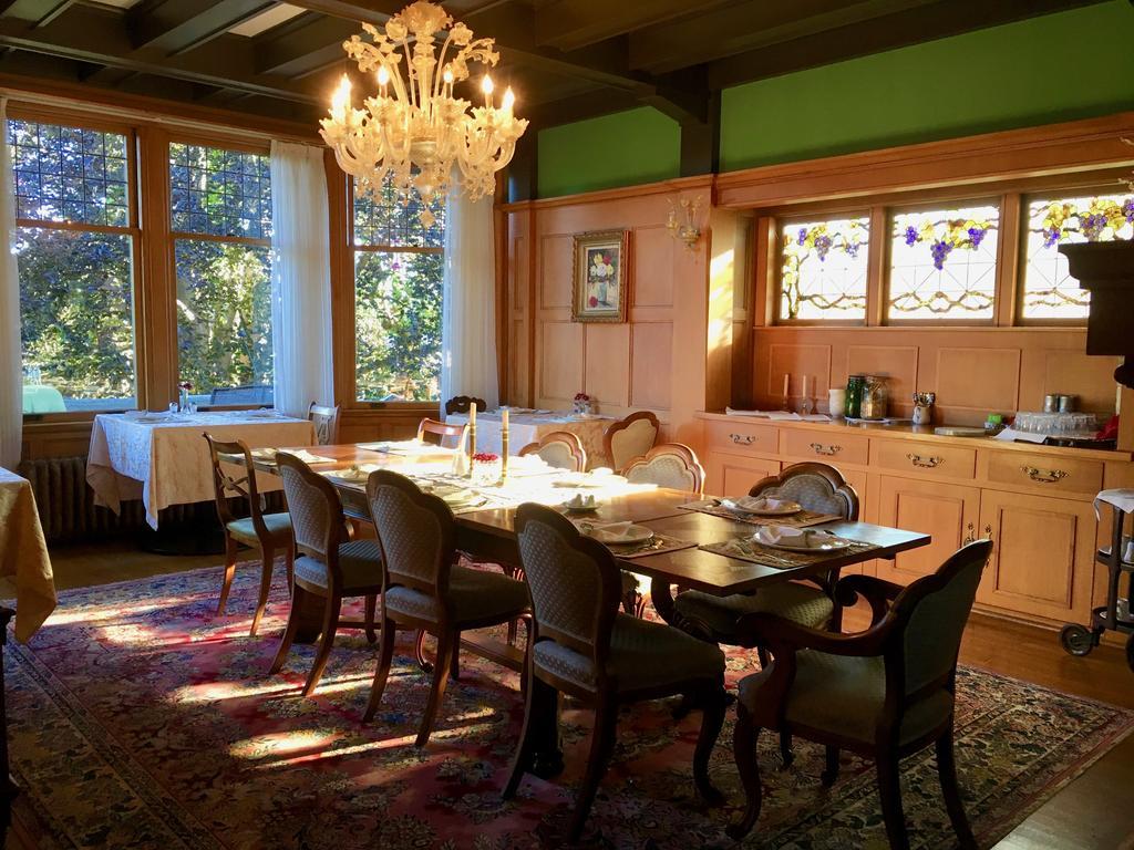 Prior Castle Inn Вікторія Екстер'єр фото